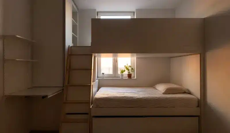 Chambre optimisée dans un petit appartement neuf